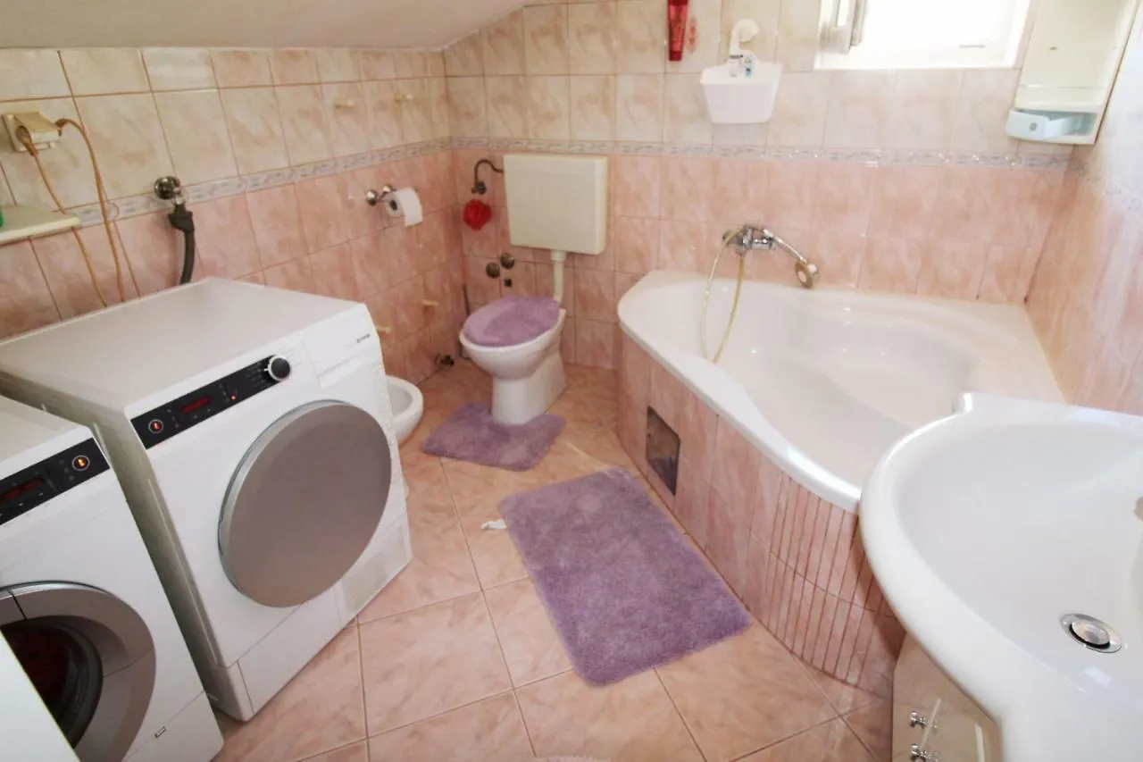 Apartman Dijana Banjole 0*,